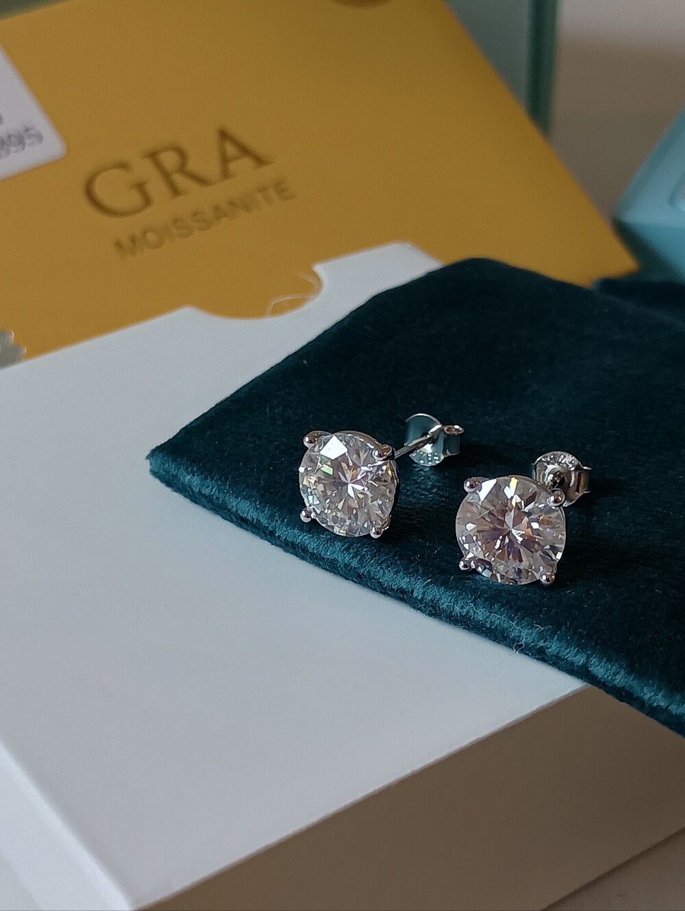 4CT Moissanite Prong Studs Earrings Real 925 Silver 18k G/P GRA Certificate - Picture 4 of 7